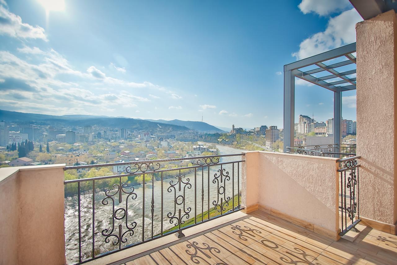 Hotel Gtm Plaza Tiflis Exterior foto
