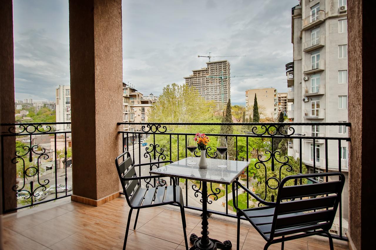Hotel Gtm Plaza Tiflis Exterior foto