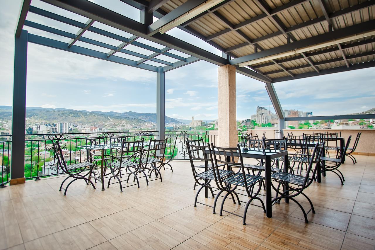 Hotel Gtm Plaza Tiflis Exterior foto